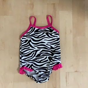 Girls swimsuit